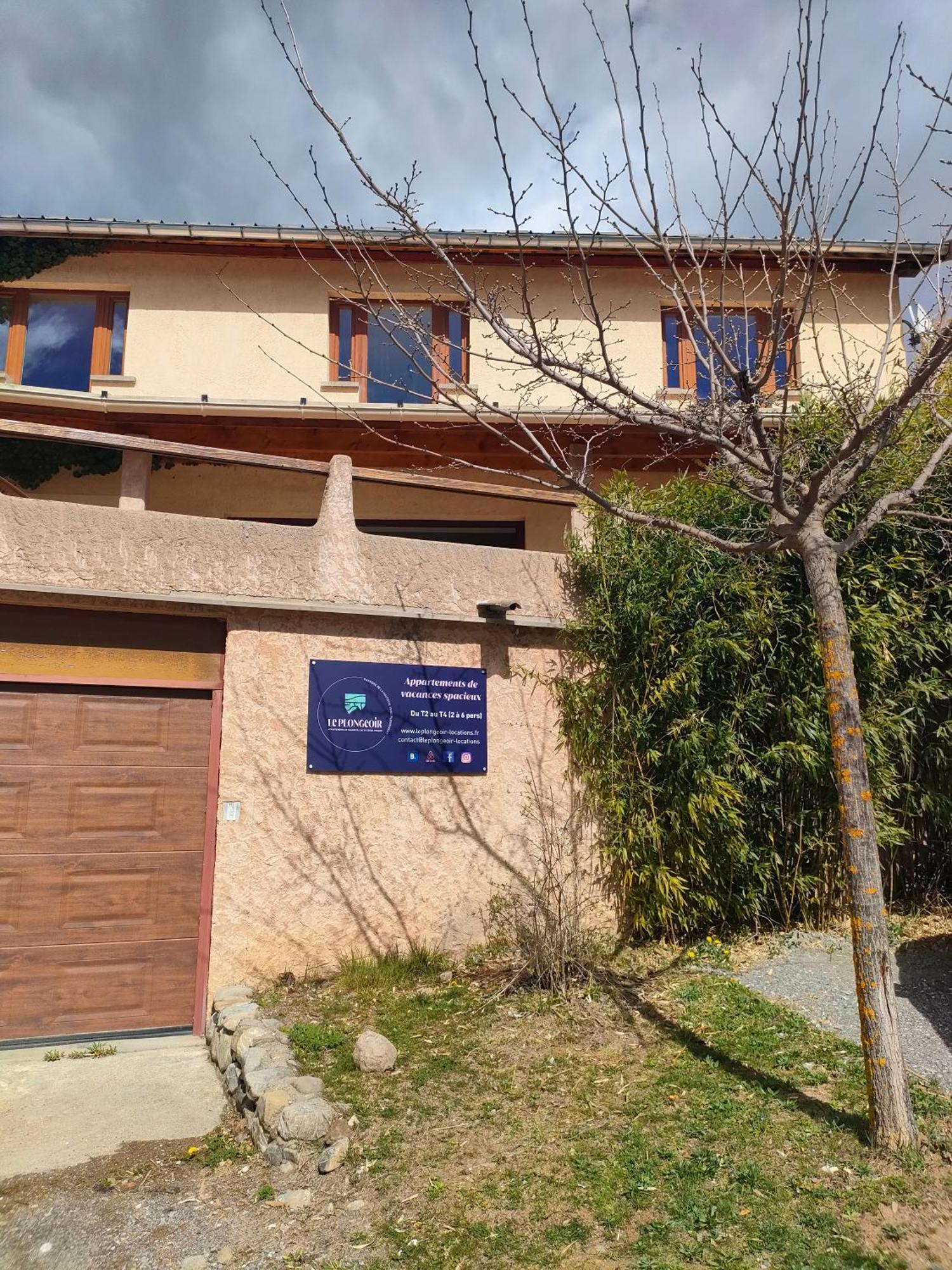 Le Cosy Du Plongeoir - T2 Neuf Avec Vue Sur Le Lac De Serre Poncon Et Grande Terrasse Avec Jardin Savines Luaran gambar