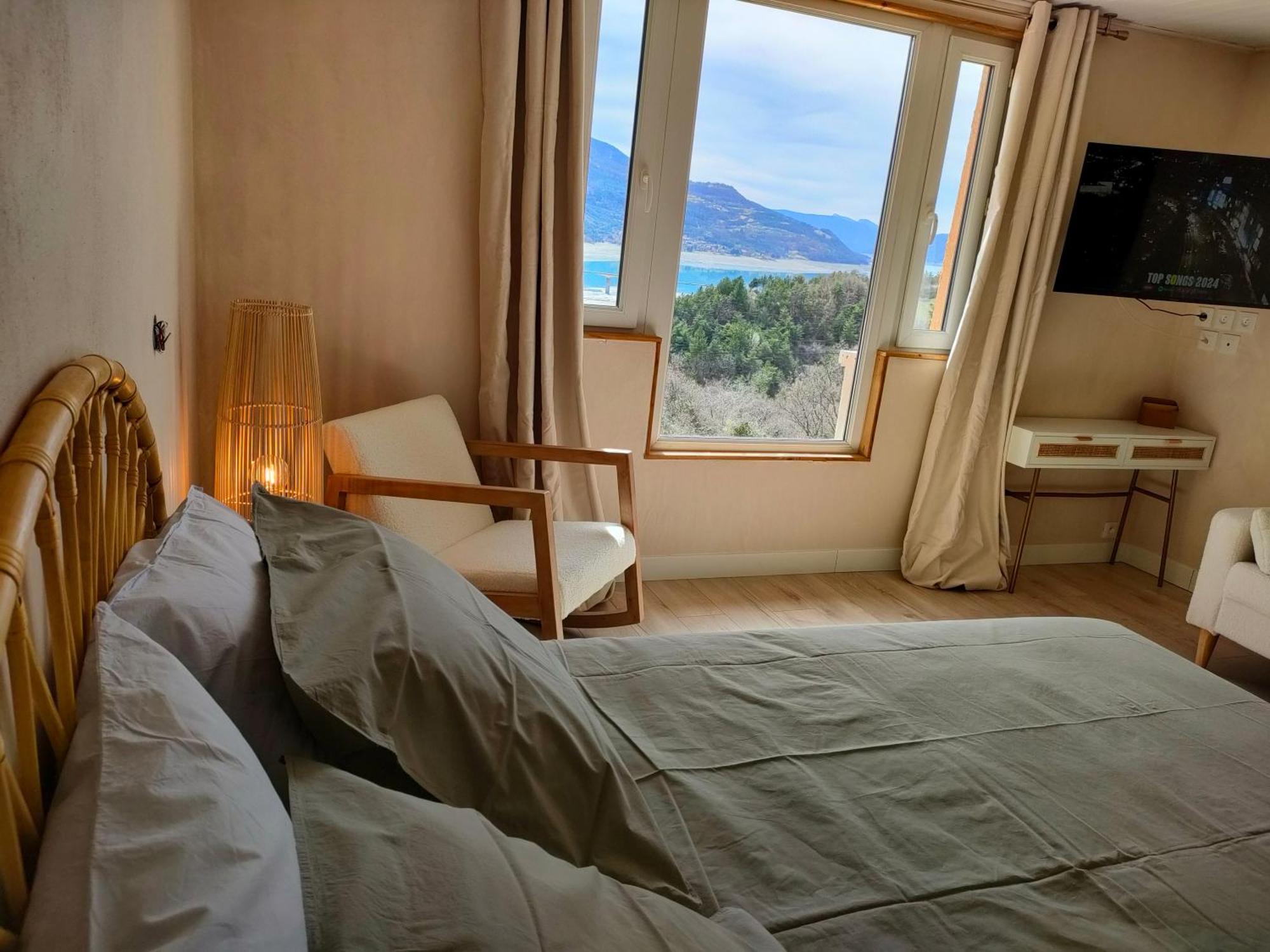 Le Cosy Du Plongeoir - T2 Neuf Avec Vue Sur Le Lac De Serre Poncon Et Grande Terrasse Avec Jardin Savines Luaran gambar