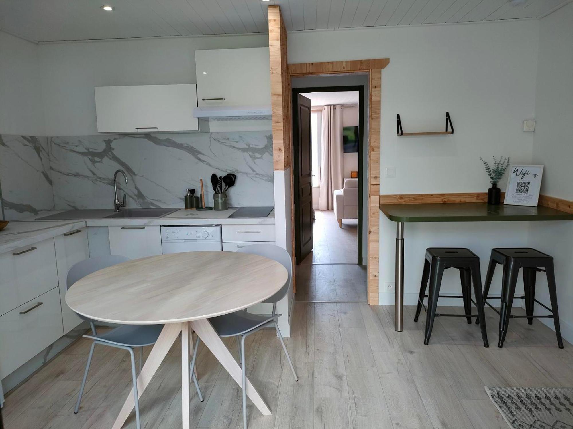 Le Cosy Du Plongeoir - T2 Neuf Avec Vue Sur Le Lac De Serre Poncon Et Grande Terrasse Avec Jardin Savines Luaran gambar